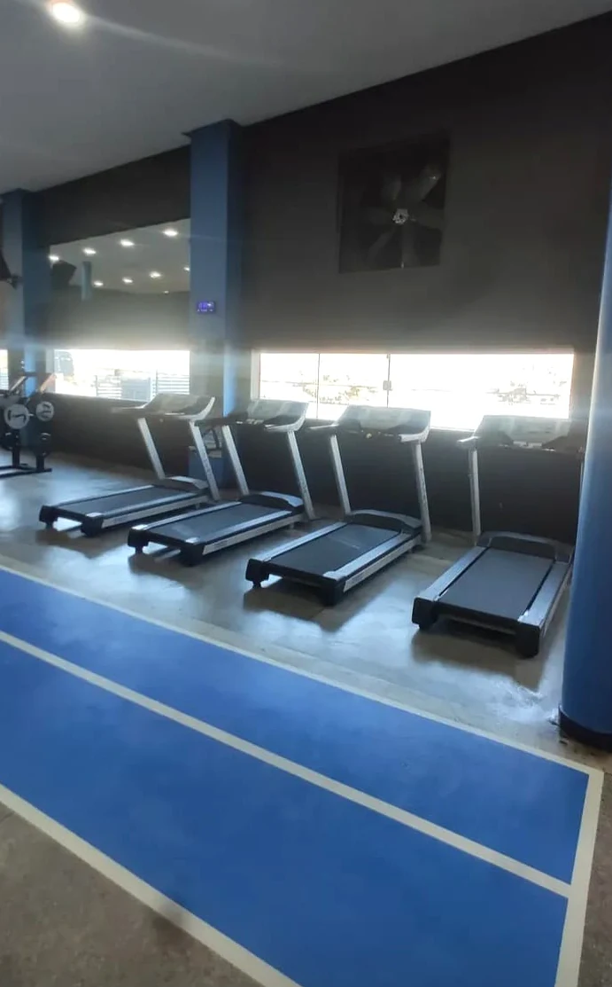 Esteiras e cardio da Academia Suprema